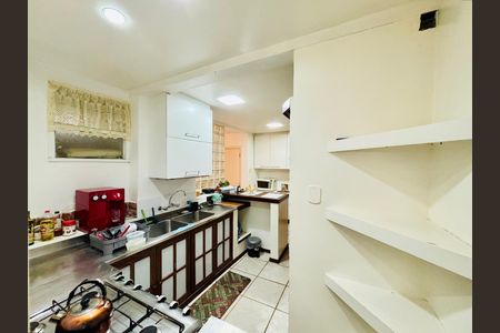 Apartamento à venda com 120m², 3 quartos e sem vaga Apartamento à venda com 120m², 3 quartos e sem vagaCozinha