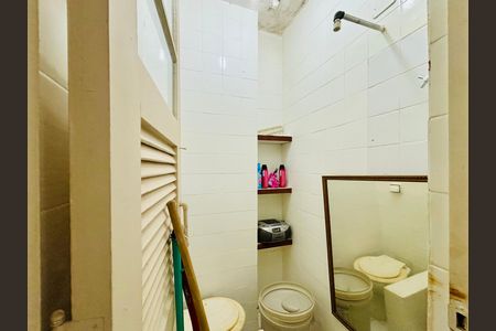 Apartamento à venda com 120m², 3 quartos e sem vaga Apartamento à venda com 120m², 3 quartos e sem vagaBanheiro de serviço