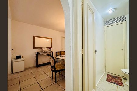 Apartamento à venda com 120m², 3 quartos e sem vaga Apartamento à venda com 120m², 3 quartos e sem vagaCorredor
