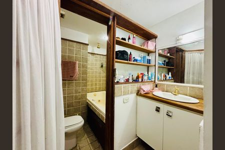 Apartamento à venda com 120m², 3 quartos e sem vaga Apartamento à venda com 120m², 3 quartos e sem vagaBanheiro 1