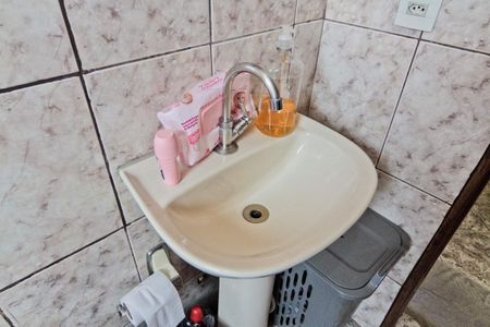 Casa para alugar com 100m², 2 quartos e 1 vaga Casa para alugar com 100m², 2 quartos e 1 vagaBanheiro Social