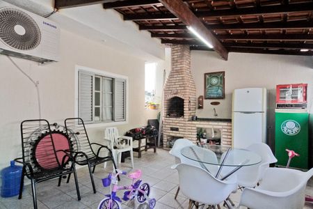 Casa para alugar com 100m², 2 quartos e 1 vaga Casa para alugar com 100m², 2 quartos e 1 vagaÁrea externa