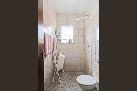 Casa para alugar com 100m², 2 quartos e 1 vaga Casa para alugar com 100m², 2 quartos e 1 vagaBanheiro Social