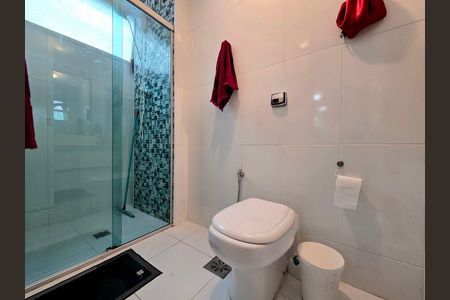 Apartamento à venda com 115m², 3 quartos e 1 vagaBanheiro da Suíte