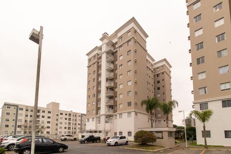 Fachada do bloco de apartamento para alugar com 3 quartos, 73m² em Lindóia, Curitiba