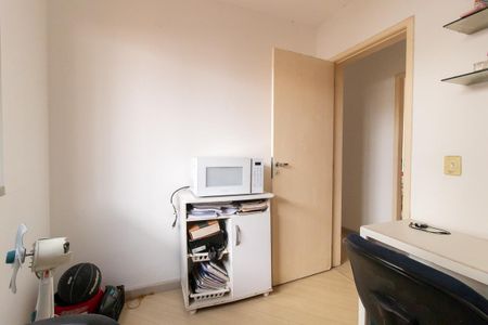 Quarto 2 de apartamento para alugar com 3 quartos, 73m² em Lindóia, Curitiba