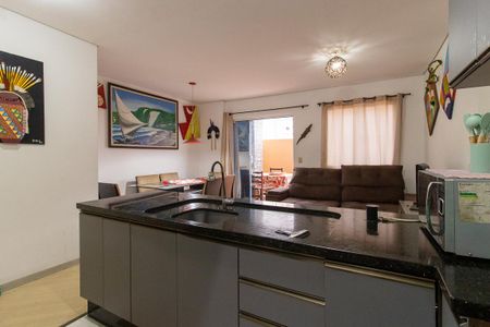 Cozinha - Armários de apartamento para alugar com 3 quartos, 73m² em Lindóia, Curitiba