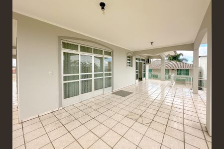 Casa para alugar com 500m², 4 quartos e 4 vagasVaranda