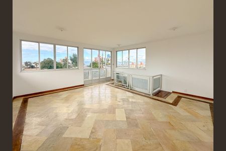 Casa para alugar com 500m², 4 quartos e 4 vagasEscritório