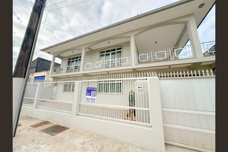 Casa para alugar com 500m², 4 quartos e 4 vagasPlaquinha