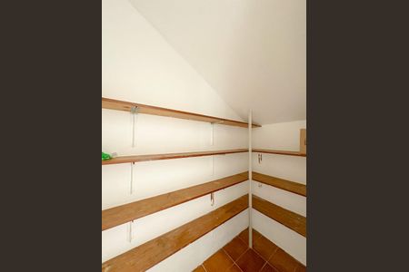Casa para alugar com 500m², 4 quartos e 4 vagasDespensa