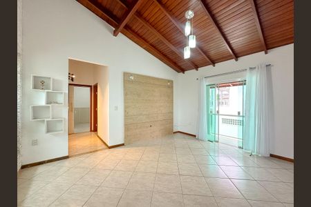 Casa para alugar com 500m², 4 quartos e 4 vagasCobertura