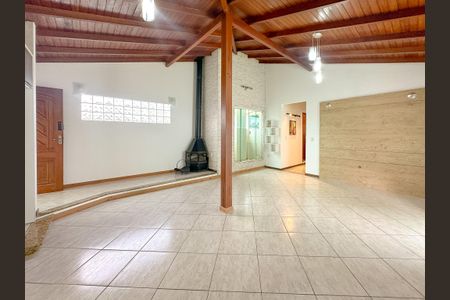 Casa para alugar com 500m², 4 quartos e 4 vagasCobertura