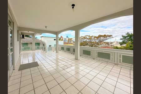 Casa para alugar com 500m², 4 quartos e 4 vagasVaranda