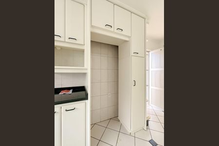 Casa para alugar com 500m², 4 quartos e 4 vagasCozinha