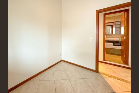 Casa para alugar com 500m², 4 quartos e 4 vagasQuarto 3