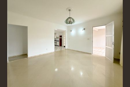 Casa para alugar com 500m², 4 quartos e 4 vagasSala 1