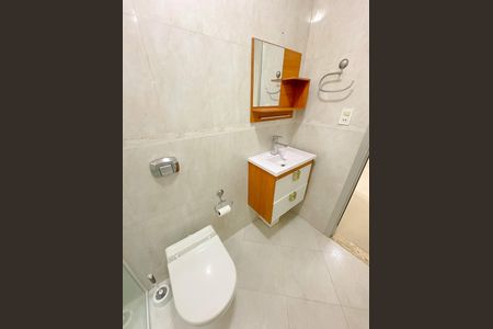Casa para alugar com 500m², 4 quartos e 4 vagasBanheiro social