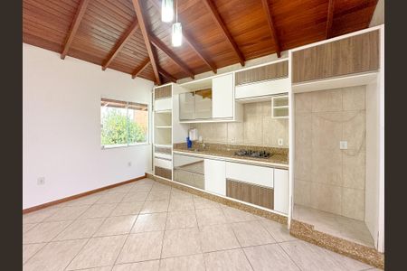 Casa para alugar com 500m², 4 quartos e 4 vagasCozinha 2