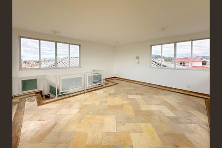 Casa para alugar com 500m², 4 quartos e 4 vagasEscritório