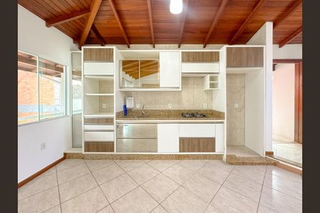 Casa para alugar com 500m², 4 quartos e 4 vagasCozinha 2