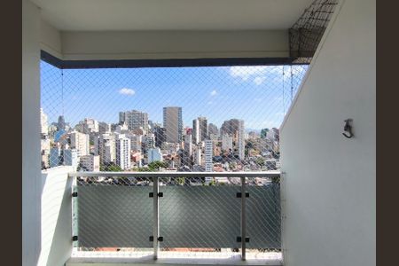Apartamento para alugar com 90m², 3 quartos e 1 vaga Apartamento para alugar com 90m², 3 quartos e 1 vagaVaranda