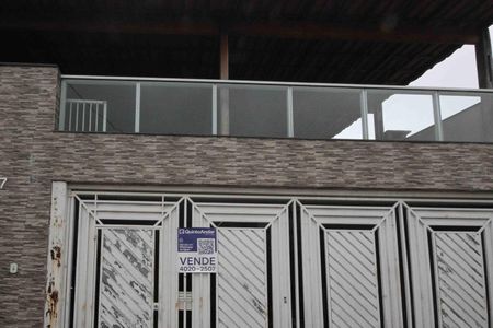 Casa à venda com 110m², 3 quartos e 2 vagasFachada