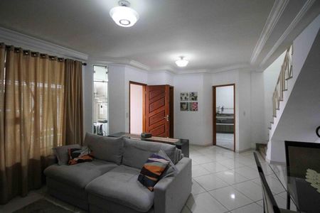 Casa à venda com 110m², 3 quartos e 2 vagasSala