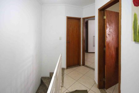 Casa à venda com 110m², 3 quartos e 2 vagasCorredor