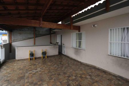 Casa à venda com 110m², 3 quartos e 2 vagasVaranda 