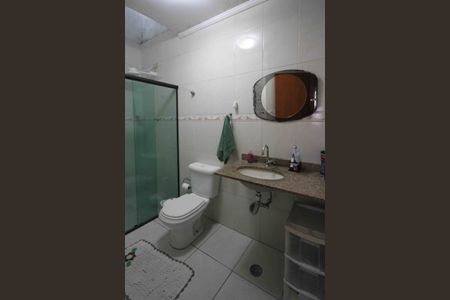 Casa à venda com 110m², 3 quartos e 2 vagasBanheiro da Suíte