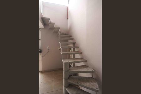 Casa à venda com 110m², 3 quartos e 2 vagasCorredor