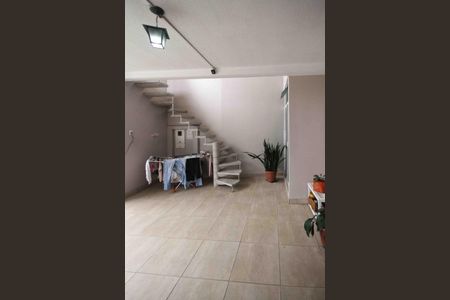 Casa à venda com 110m², 3 quartos e 2 vagasGaragem