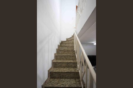 Casa à venda com 110m², 3 quartos e 2 vagasCorredor