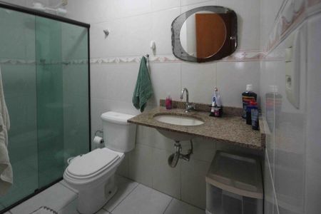 Casa à venda com 110m², 3 quartos e 2 vagasBanheiro da Suíte
