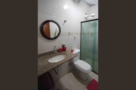 Casa à venda com 110m², 3 quartos e 2 vagasBanheiro social