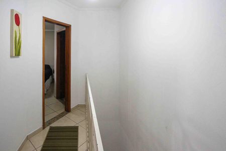 Casa à venda com 110m², 3 quartos e 2 vagasCorredor