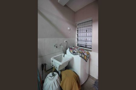 Casa à venda com 110m², 3 quartos e 2 vagasÁrea de serviço