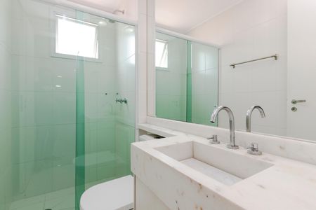 Apartamento à venda com 81m², 2 quartos e 2 vagas Apartamento à venda com 81m², 2 quartos e 2 vagasBanheiro da Suíte 2