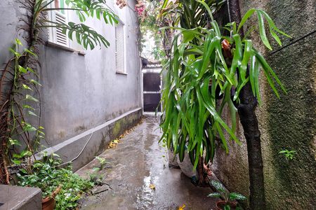 Quintal de kitnet/studio para alugar com 1 quarto, 20m² em Fonseca, Niterói