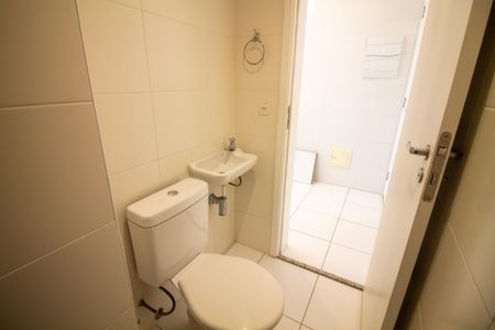 Apartamento para alugar com 82m², 2 quartos e 2 vagas Apartamento para alugar com 82m², 2 quartos e 2 vagasBanheiro de Serviço
