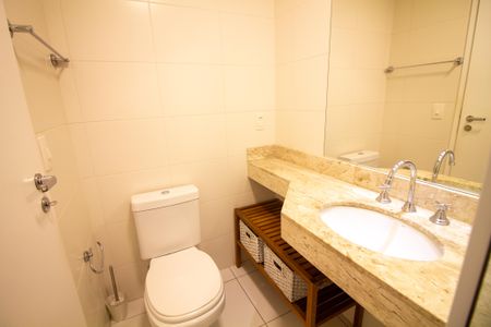 Apartamento para alugar com 82m², 2 quartos e 2 vagas Apartamento para alugar com 82m², 2 quartos e 2 vagasBanheiro da Suíte