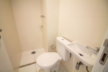 Apartamento para alugar com 82m², 2 quartos e 2 vagas Apartamento para alugar com 82m², 2 quartos e 2 vagasBanheiro de Serviço