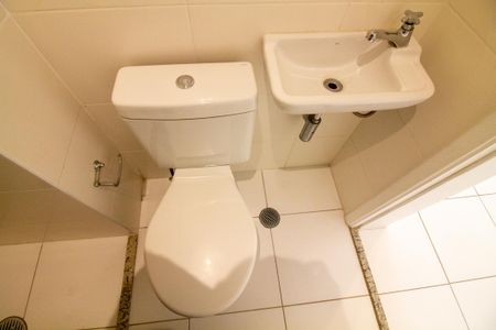 Apartamento para alugar com 82m², 2 quartos e 2 vagas Apartamento para alugar com 82m², 2 quartos e 2 vagasBanheiro de Serviço