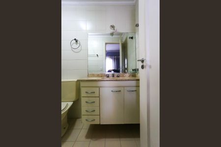 Apartamento à venda com 110m², 3 quartos e 2 vagasBanheiro da Suíte 2