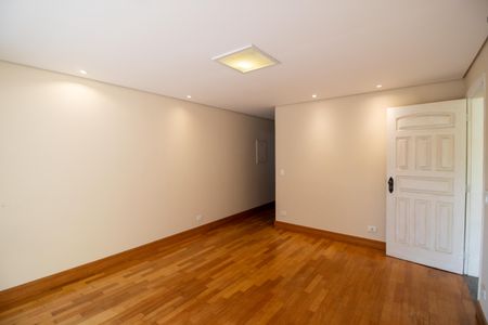 Casa à venda com 156m², 3 quartos e 3 vagasSala