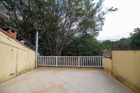 Casa à venda com 156m², 3 quartos e 3 vagasVaranda