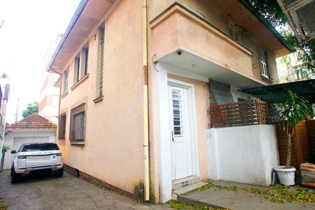 Casa à venda com 250m², 4 quartos e 4 vagasFachada