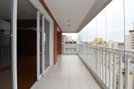 Apartamento para alugar com 167m², 2 quartos e sem vagaVaranda