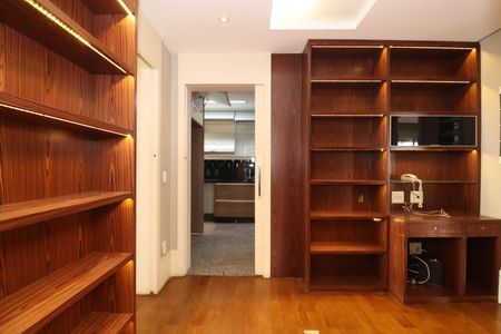 Apartamento para alugar com 167m², 2 quartos e sem vagaEscritório